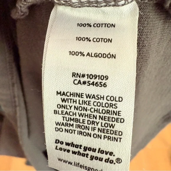 Life is Good Gray T-Shirt with Fun Graphic and “Take Me to the Ocean” text, XL - Picture 7 of 7